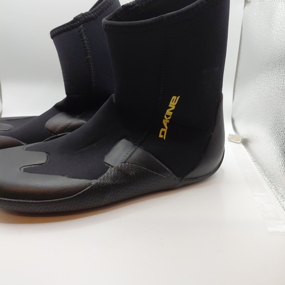 5mm Dakine Round Toe water Boots SZ 11